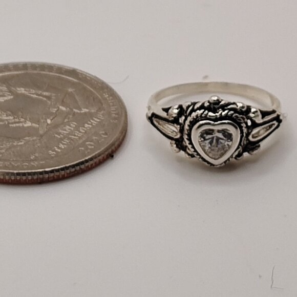 Delicate Silver and rhinestone heart ring, Size 3 - Picture 6 of 8
